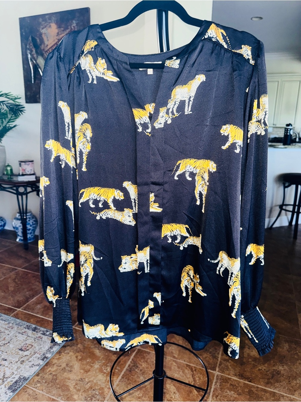 Easel Big Cats Blouse NWOT - Size XL